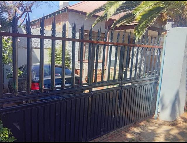 4 BEDROOM HOUSE FOR SALE IN LORENTZVILLE